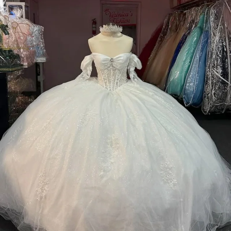 Robe Quinceanera en dentelle blanche brillante, épaules dénudées, fleur 3D, paillettes, décalque en tulle, robes de 15 Quinceanera ﻿ Personnalisé