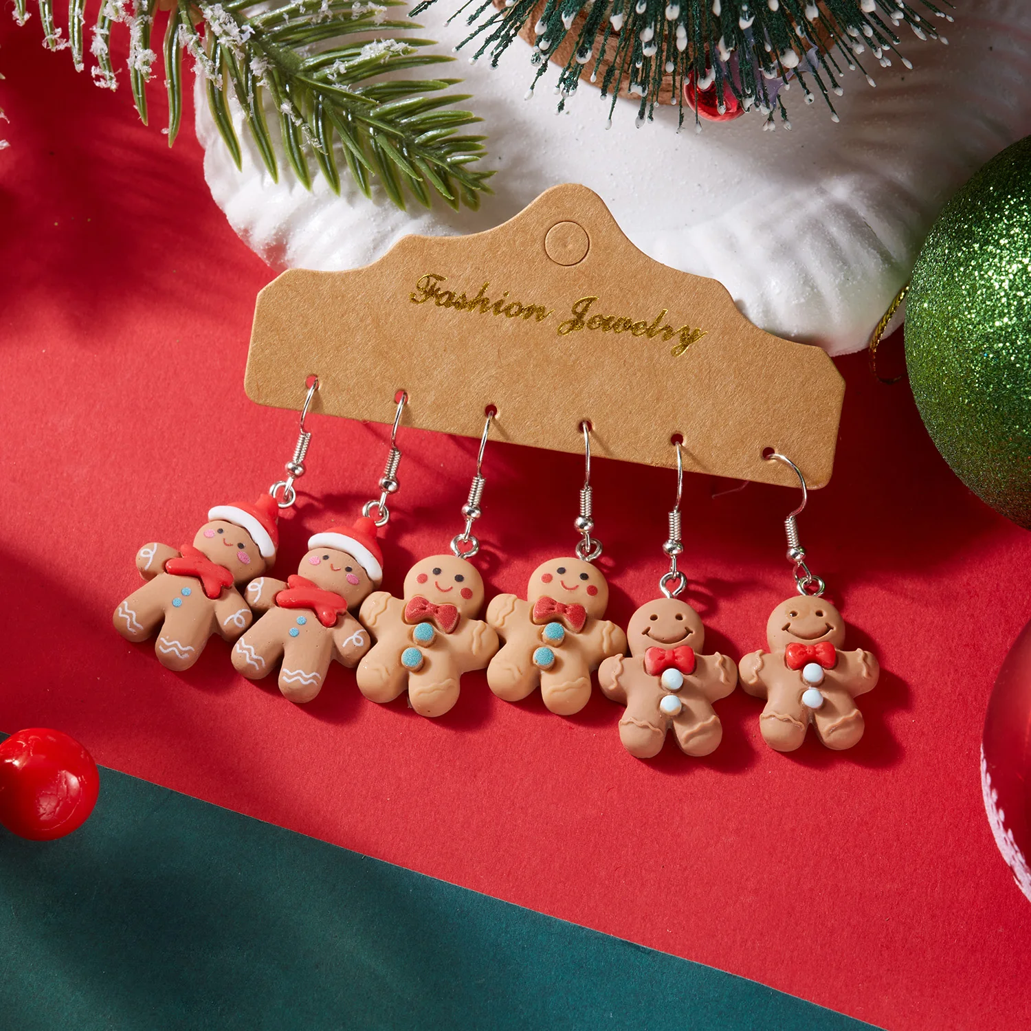 3 Pairs Cute Christmas Gingerbread Man Dangle Earrings for Women Xmas Cookies Resin Earring Earring Girls Party New Year Jewelry