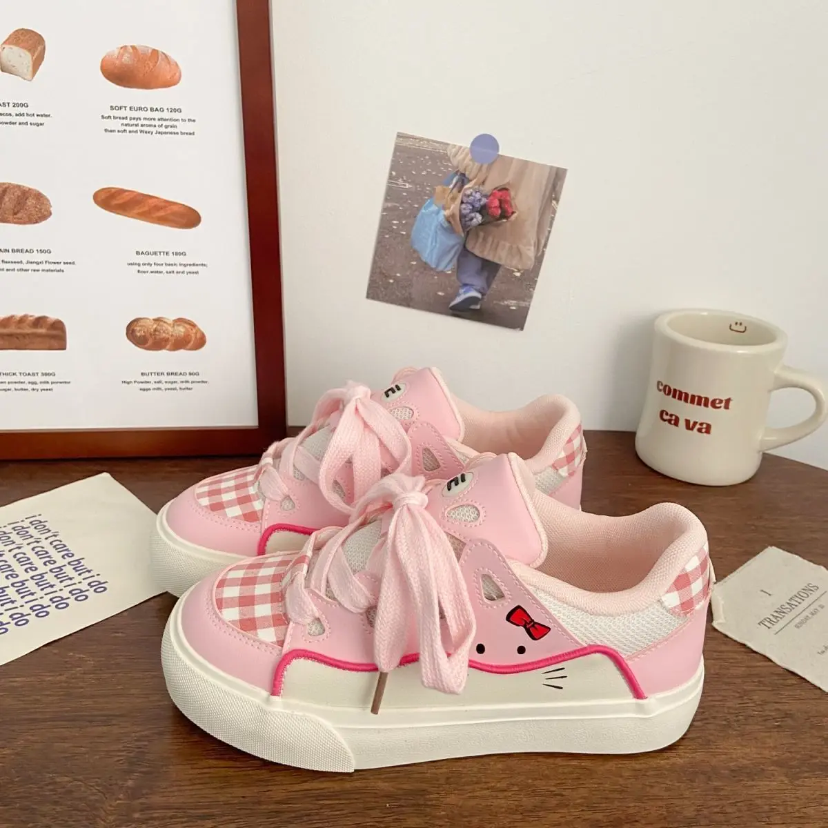 

Sanrio Hello Kitty Pink Thick Sole Bread Shoes Girls Cartoon Anime Niche Design Cute Student Sports Shoes Girly Heart Gift