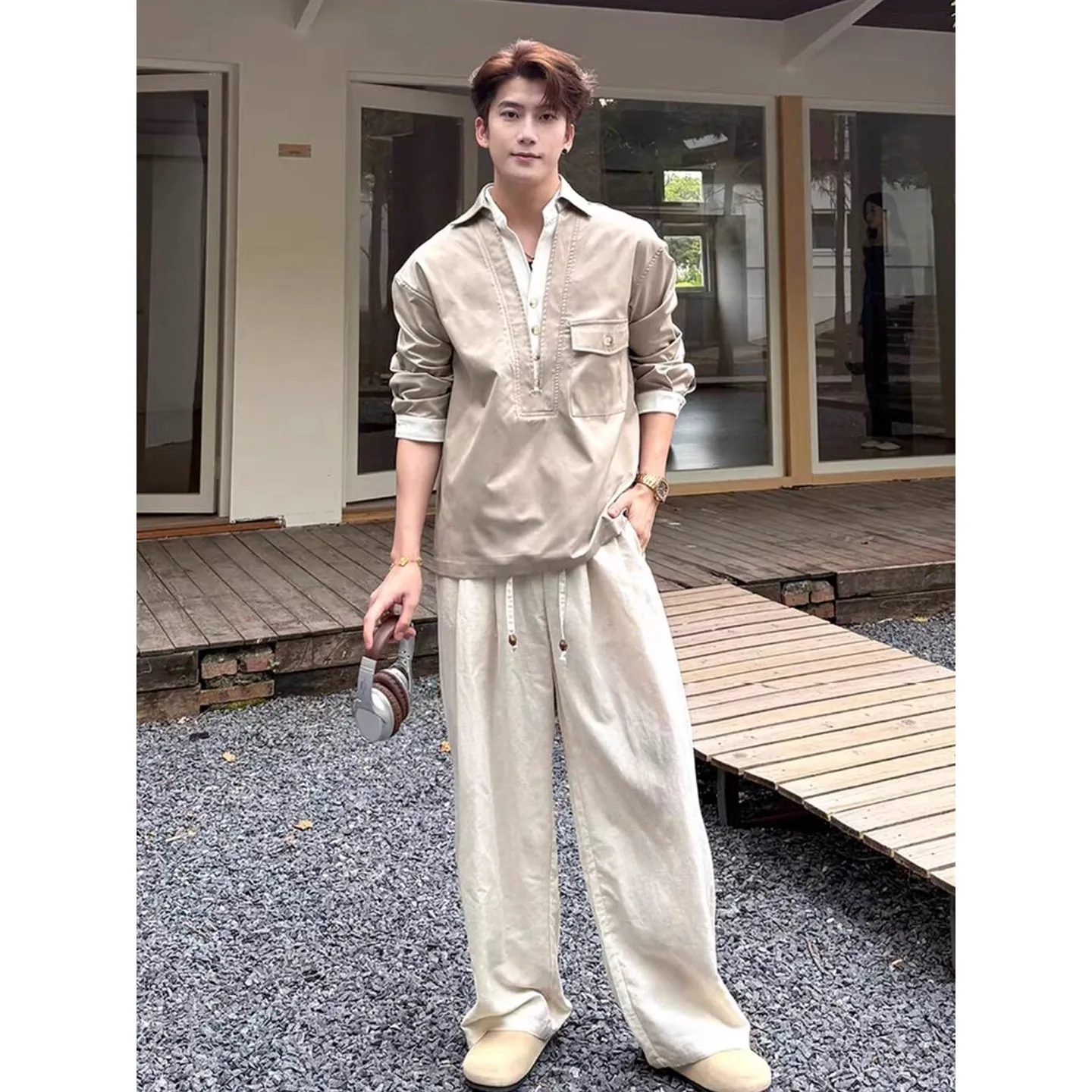 

Fake Two-Piece Old Money Style V-Neck Shirt For Men, Autumn Khaki Long-Sleeve Shirt, High-End Stylish Workwear Jacket