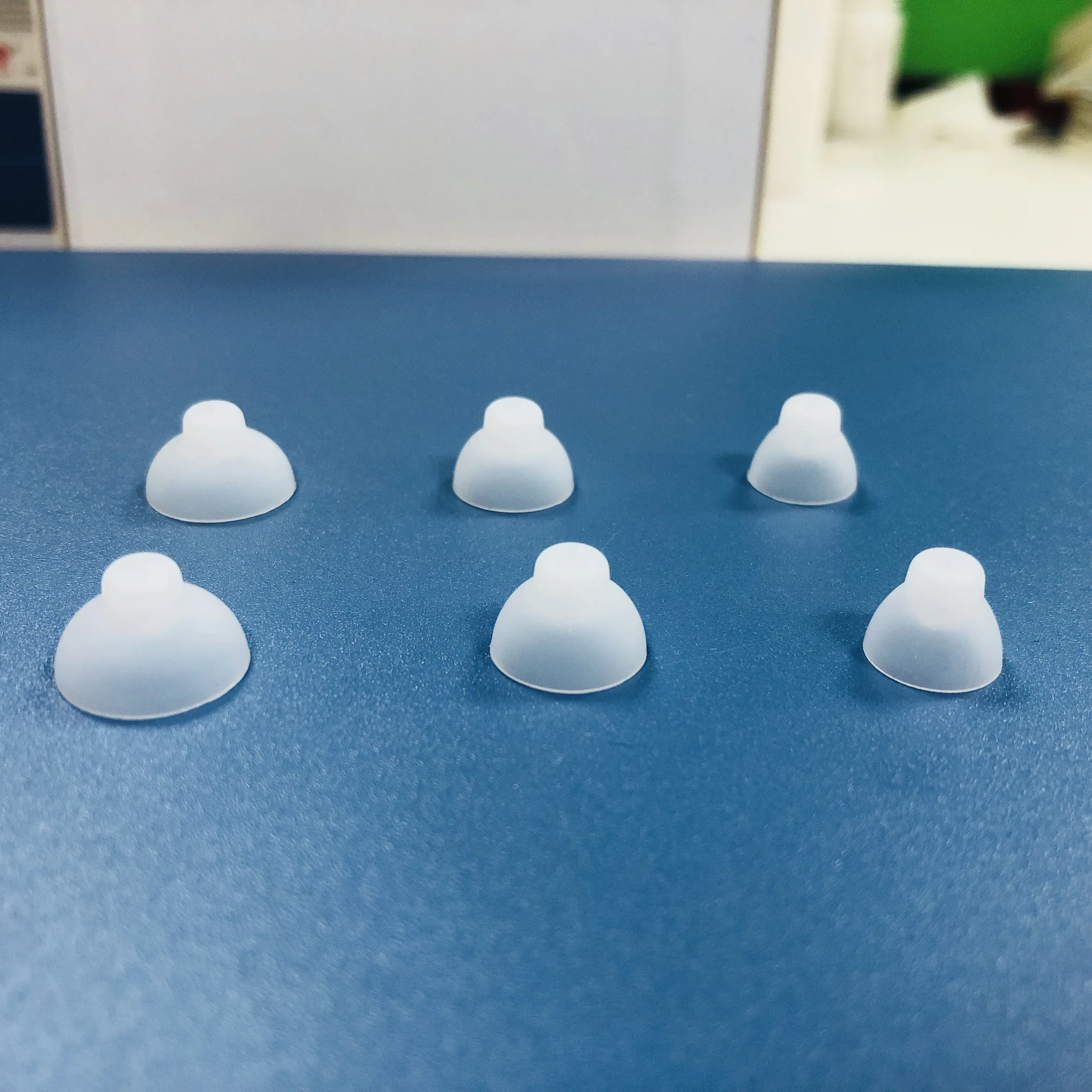 BlueDeer vende al por mayor los audífonos baratos de los tapones para los oídos médicos del OEM con la fábrica de 16 canales