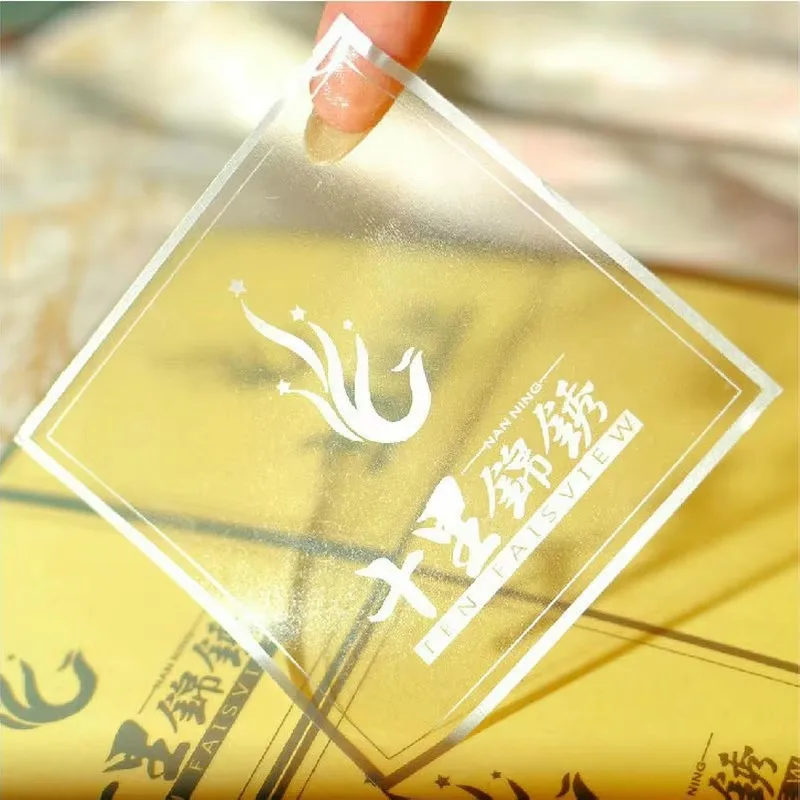 pegatinas-de-pvc-impermeables-transparentes-personalizadas-codigos-qr-etiquetas-autoadhesivas-con-logotipo-en-relieve-dorado-impresion-en-color-personalizada