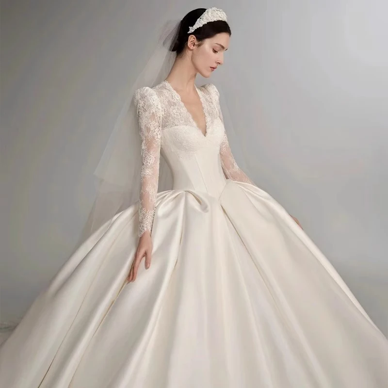 فستان زفاف عتيق بأكمام طويلة من الدانتيل ورقبة على شكل حرف V فستان زفاف على شكل حرف a من الساتان ذيل طويل لحفلات زفاف الكنيسة #3