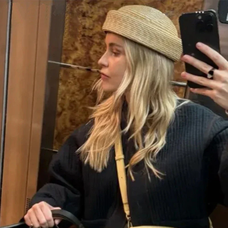 2025 جديد الصيف المنسوجة يدويا 100% القش قبعة المرأة الطبيعية قبعة الشمس دائرة مقعر قبعة القش الكنيسة ديربي قبعة للشاطئ