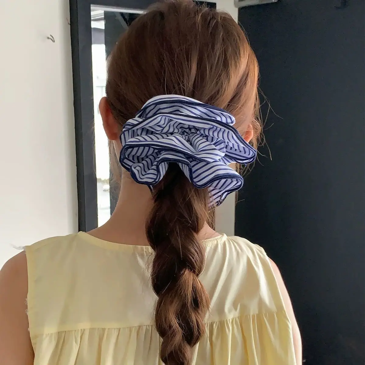 2025 Trend niebieskie paski tkaniny Scrunchies kobiety dziewczęta elastyczne gumki do włosów akcesoria krawat gumka do włosów liny nakrycia głowy nakrycia głowy — zdjęcie 5