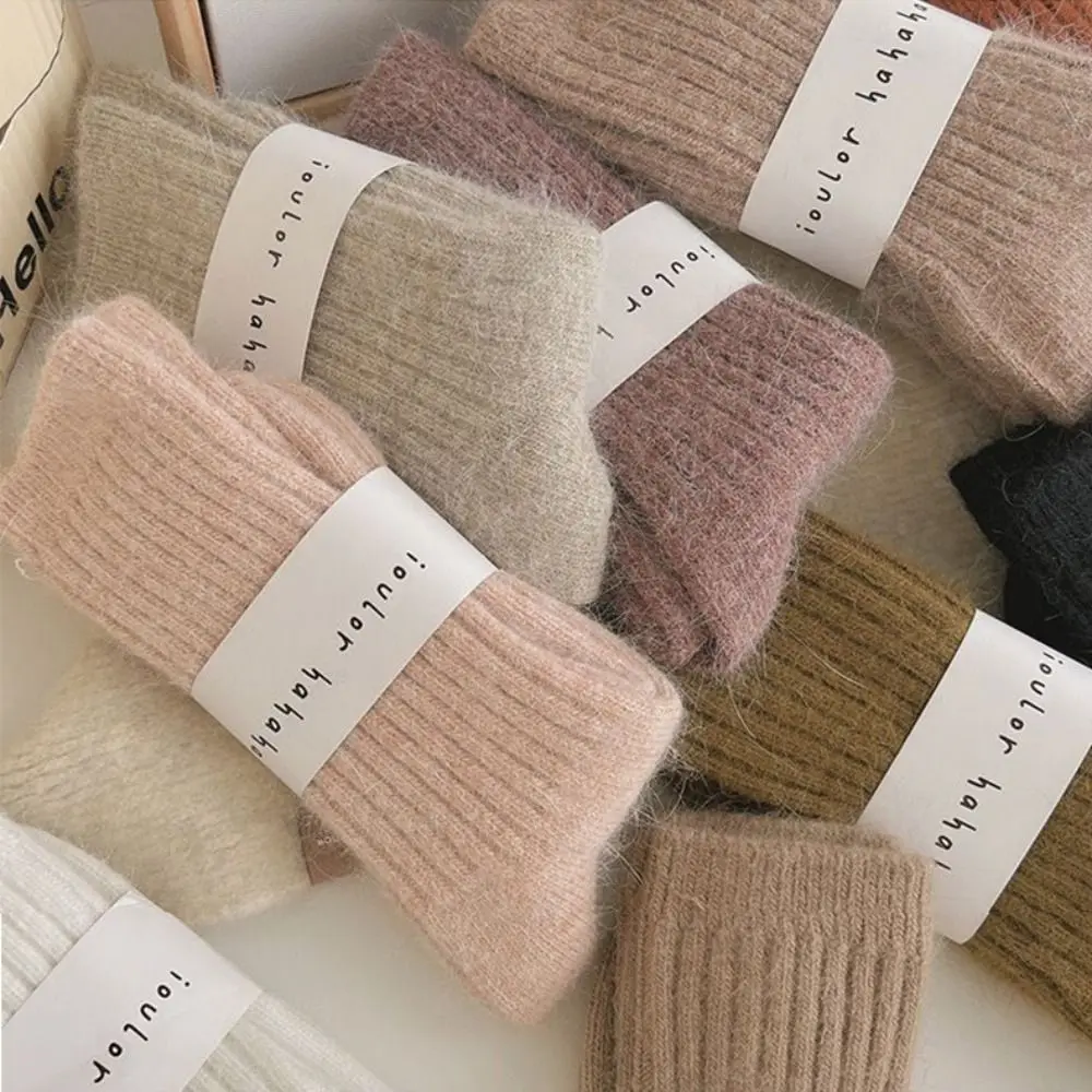 Calcetines cálidos de terciopelo de Cachemira para mujer, medias gruesas de tubo medio Harajuku a la moda, calcetines suaves para dormir en casa, calcetines largos térmicos a rayas para invierno