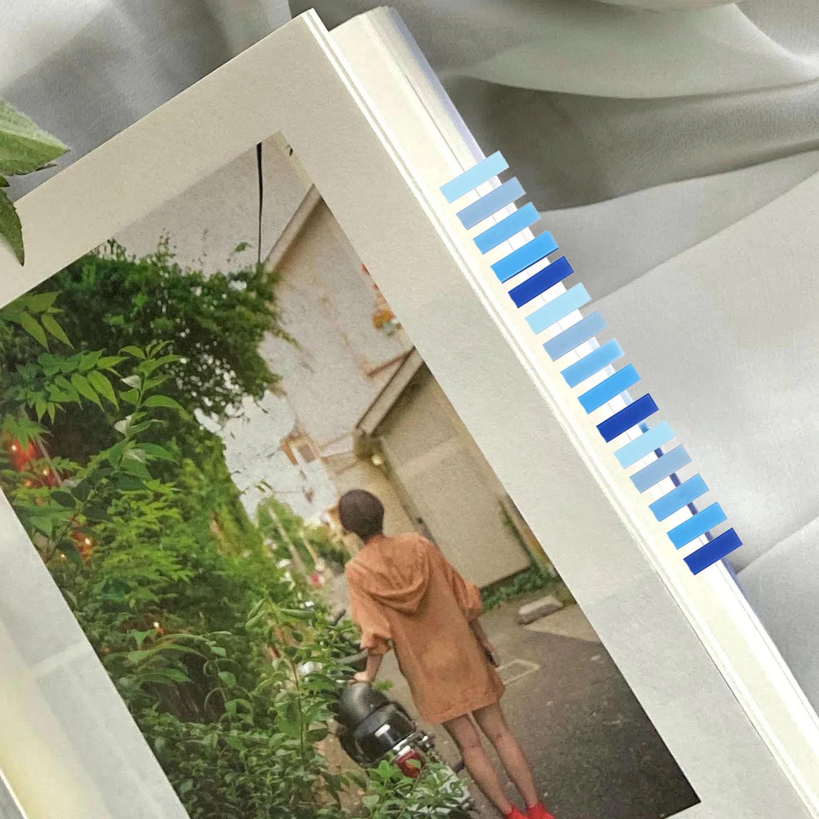 

4 set Reading Colorful Strip Index For Books Writable Repositionable Book Flags Notebook Dividers For Journals