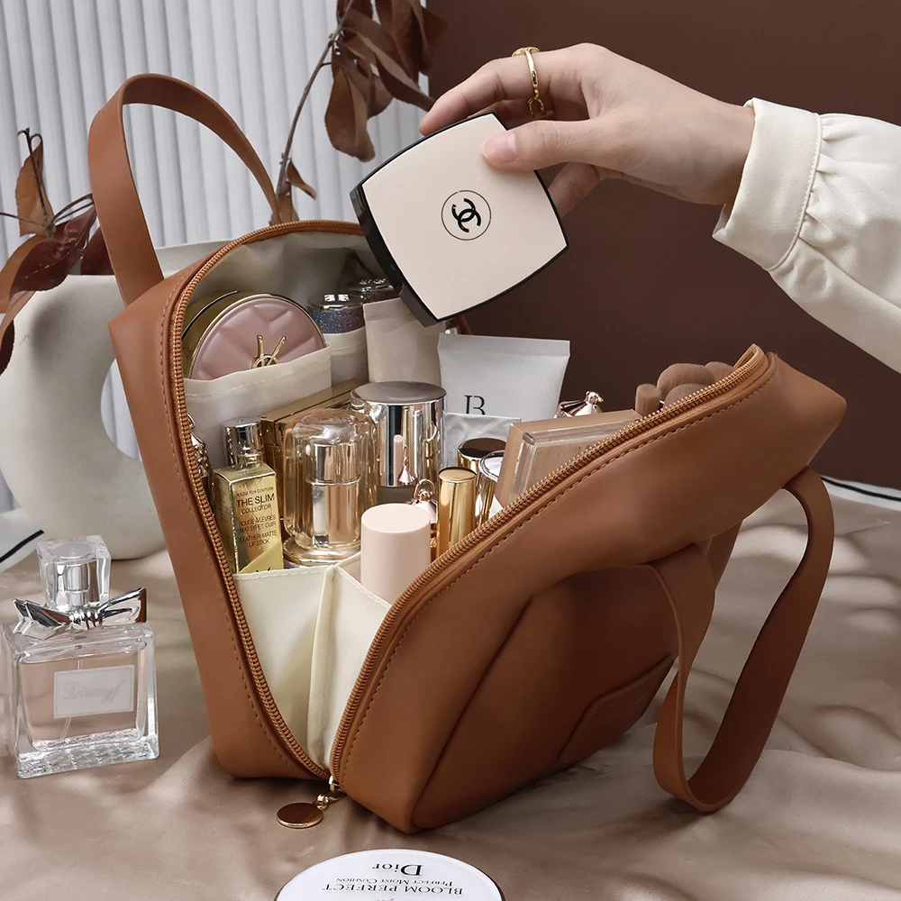 Borsa cosmetica di grande capacità borsa per il lavaggio portatile di moda borse per la conservazione in pelle PU organizzatore per il trucco