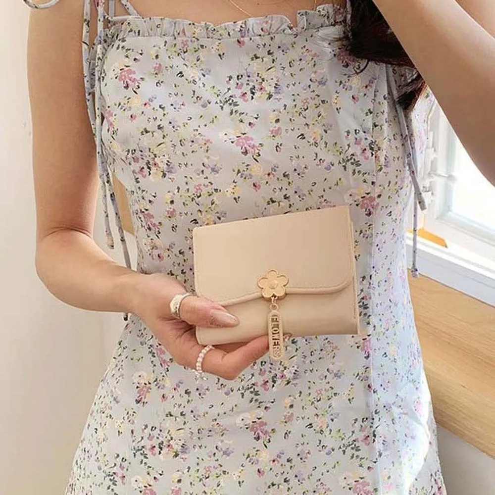 

Кошелек-монетница портативный, в конфетных цветах, с несколькими отделениями для карт, короткий кожаный кошелек, водоотталкивающий, из ПВХ, трехсекционный, для девочек