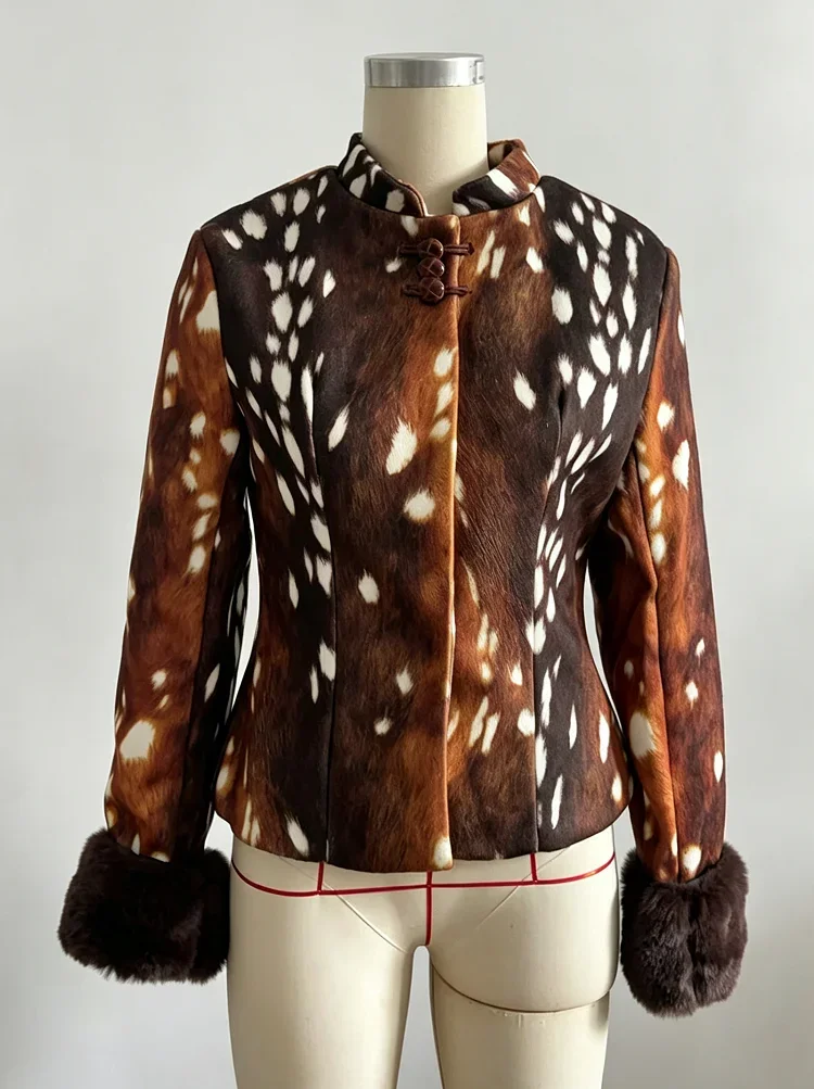 Damen Kunstpelzjacke mit Stehkragen, Großen Dunklen Pelzmanschetten, Patchwork-Design, Kurzer Mantel im Vintage-Tierdruck, Flauschige Figurbetonte Oberbekleidung – Detail 2