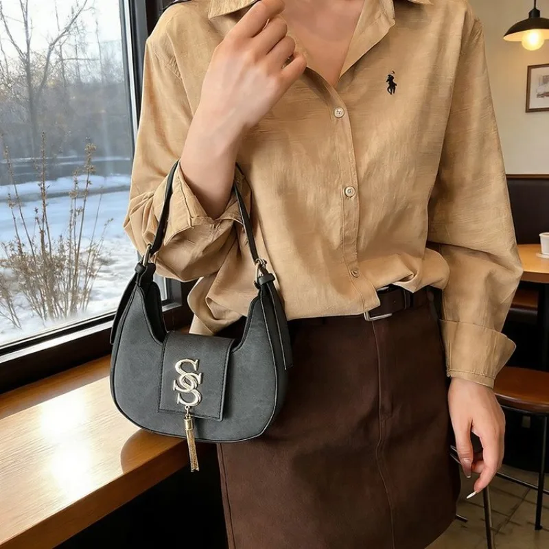 

New Women's Trendy Metal Letter Crescent Bag - Minimalist Elegant Top-Handle Purse Underarm Crossbody Handbag for Daily & Party