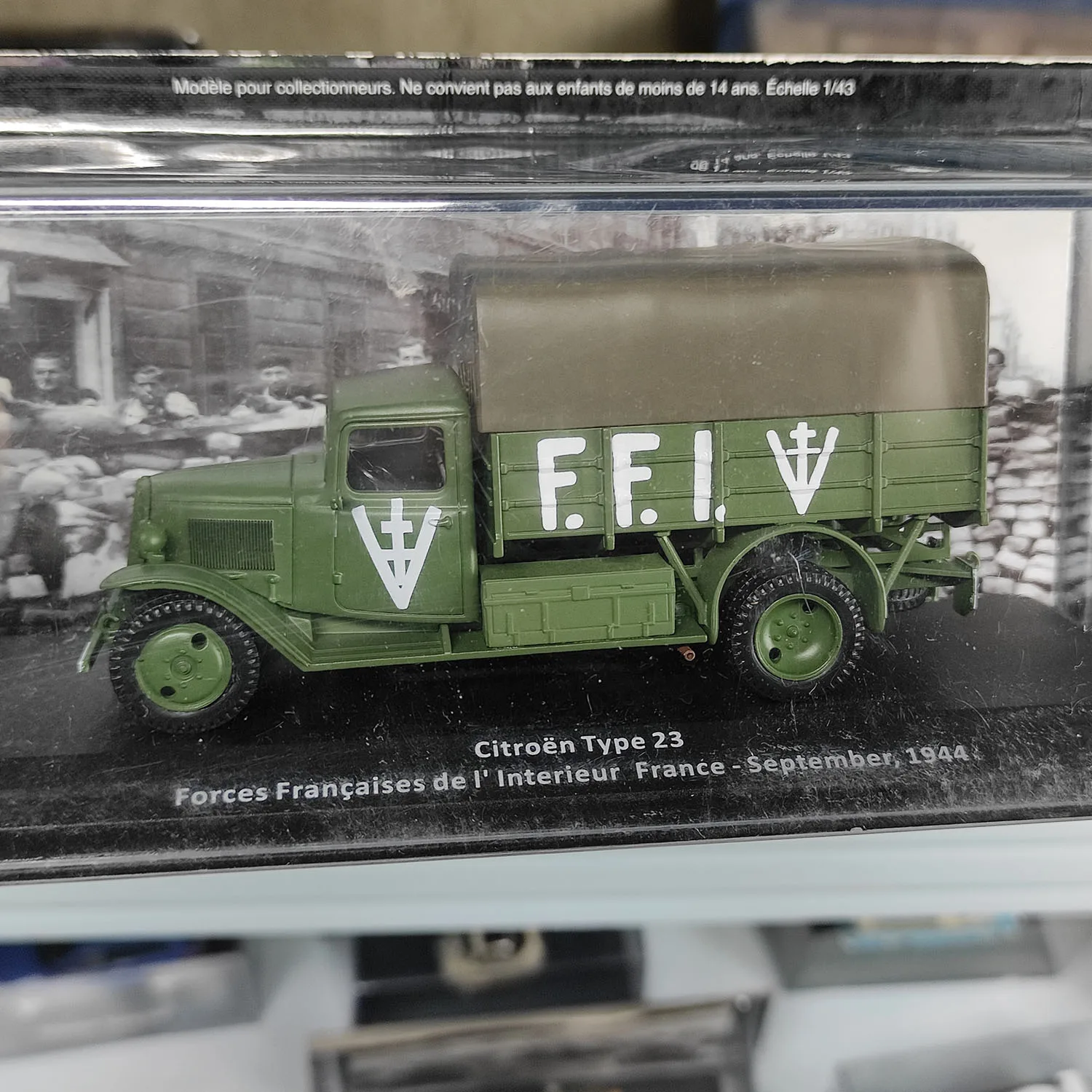 modele-de-voiture-en-alliage-militaire-francais-moule-sous-pression-echelle-1-43-ixo-citroen-type-23