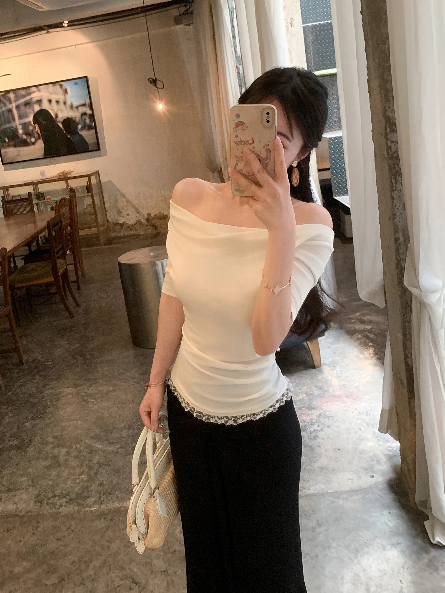 

Elegant One-Shoulder Acetate Knitted T-Shirt with Mesh Splicing Original Design Gentle Style Short Sleeve Women's Top