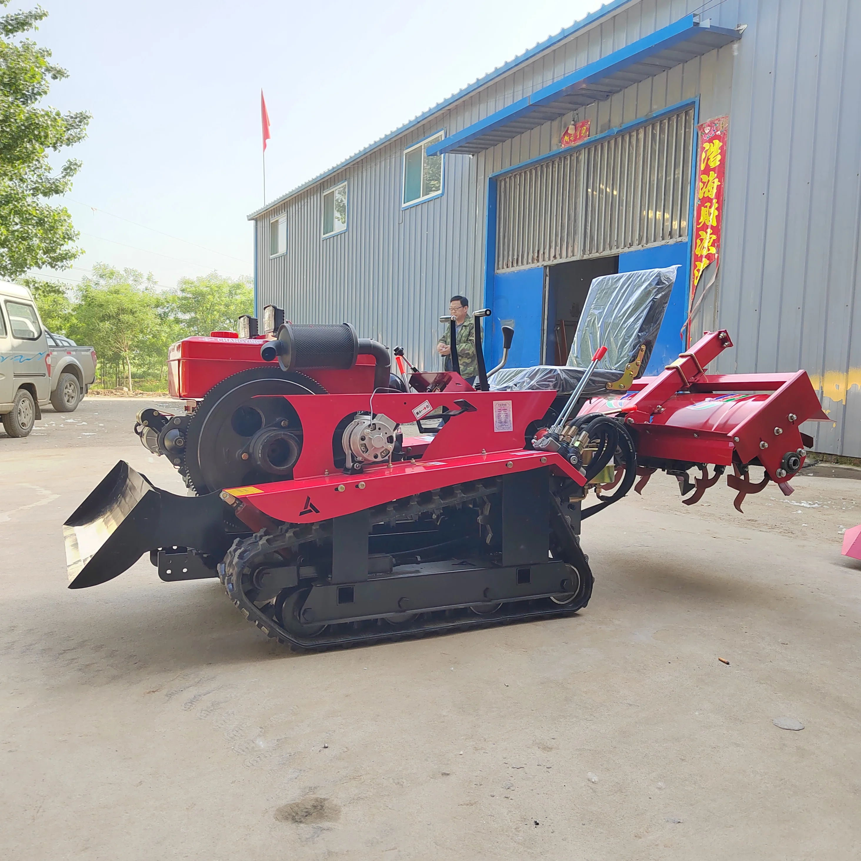 Hot Sale 25Hp35hp Diesel Agricultural Orchard Multi-Functional Rotary Riding Crawler Cultivator Micro Tiller view 3