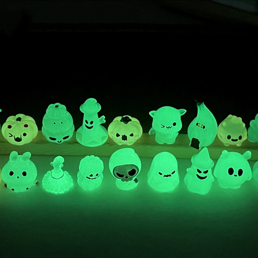 Luminous Miniatures Elf Figure Glow In Dark Halloween Glowing Spooky Pumpkin Skeleton Ghost Micro Landscape Home Decor