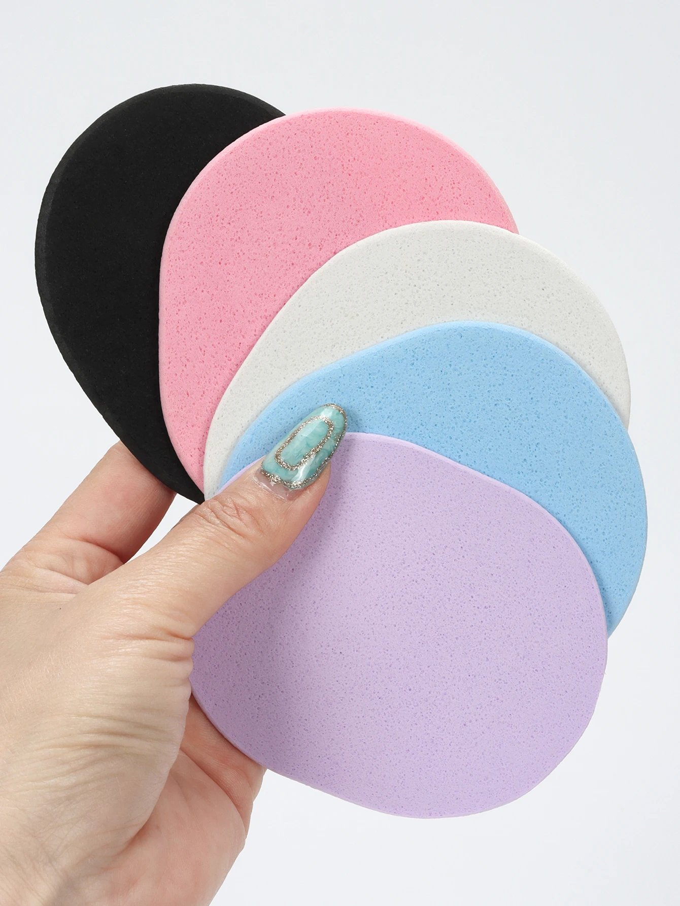 10 stuks willekeurige kleur en vorm gezicht wassen het gezicht spons scrub exfoliërende gezichtspad is een herbruikbare make-up verwijderaar geschikt