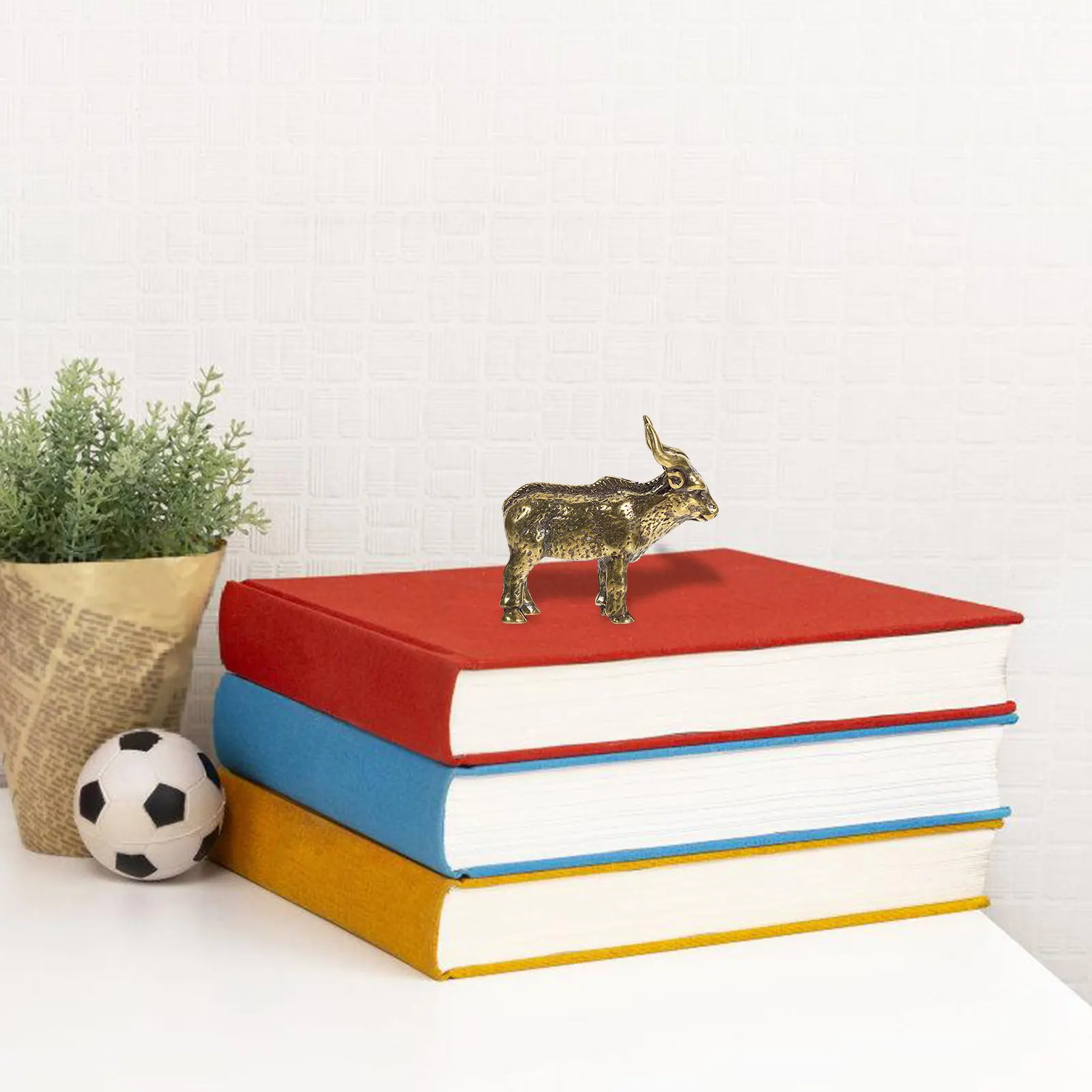 Premium Brass Antelope Adornment Elegant Lifelike Animal Statue for Desk Cabinet Shelf Decor Creative Vintage Goat Ornament