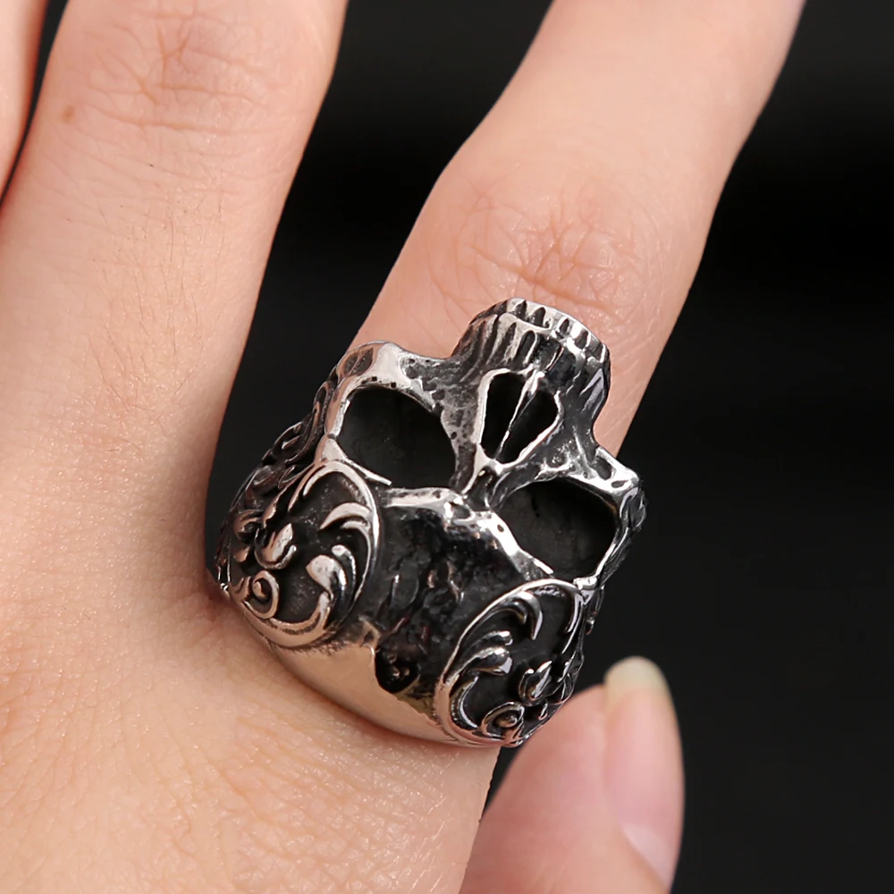 Gothic Stainless Steel Vintage Skull Ring For Men Women Fashion Punk Carved Skull Rings Biker Amulet Jewelry Gift Wholesale