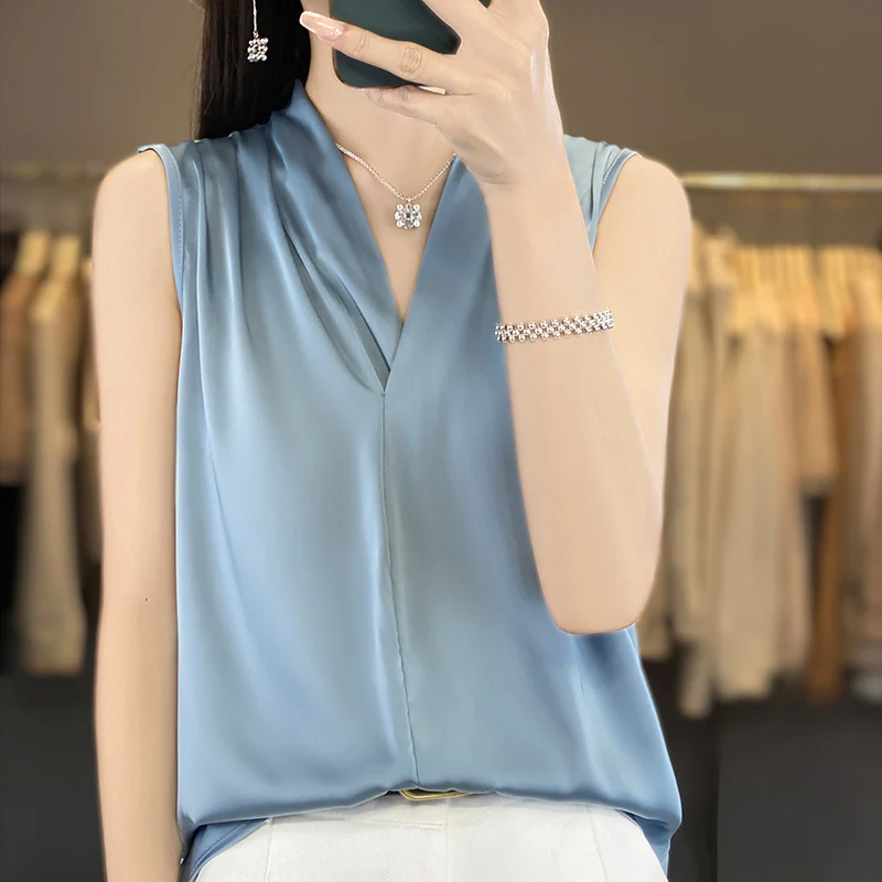 2024 Women\'s Sleeveless Satin Finish V-neck Camisole Summer New Temperament  Loose Fitting  Solid Color Pullover Thin Top M-3XL