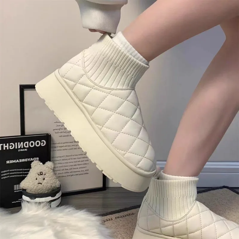 Snow Boots Women\'s Velvet Thickening 2023 New Winter Fashion Short-tube Slip-on Warm Bread Cotton Shoes Uggs Winter Boots