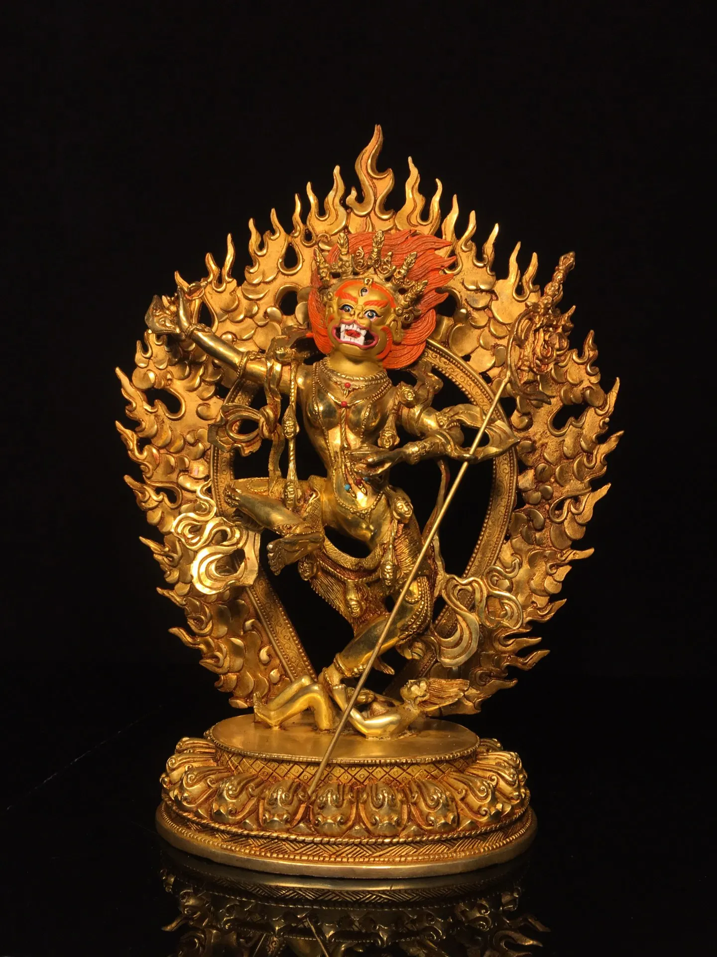 Pintura facial dorada de bronce antiguo folclórico nepalí de 14 ", retroiluminación Dorje Najuema Dakinis, plataforma de loto de Buda, salón de adoración
