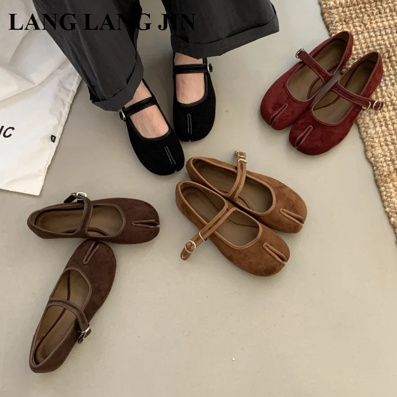 2025 Fashion Women Split Toe Mary Jane Lolita Flats Ladies Retro Vintage Kawaii Designer Suede Loafers Elegant Ladies Ballerinas