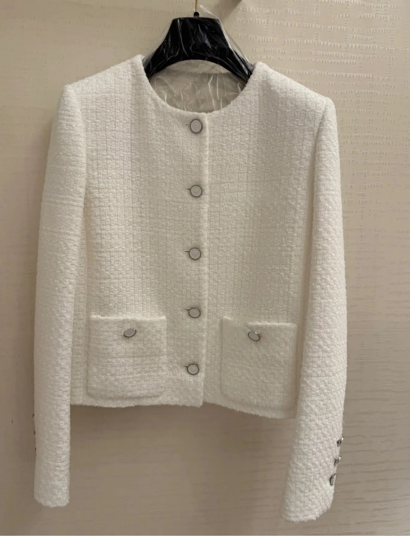 

Fall 2025 Women's round Ne Long Sve ort Jaet Slimming Versatile Age-Defng Single Button Top Commute Sle Straight...