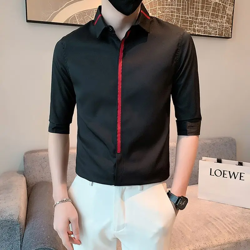 Camisa masculina de manga meia personalizada Pi Shuai, negócio de lazer luxuoso, cor de contraste emenda, marca fashion, novo, verão, 2022