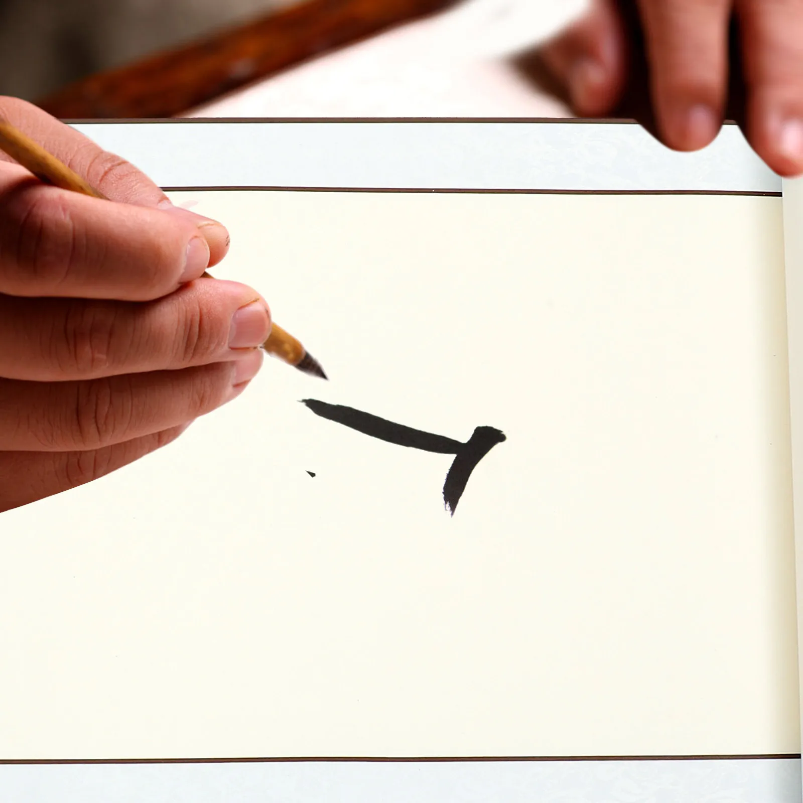 

1Pcs Calligraphy Practice Scroll Paper Chinese Xuan Paper for Painting Writing Art Class Creative Craft Wall Display Decor