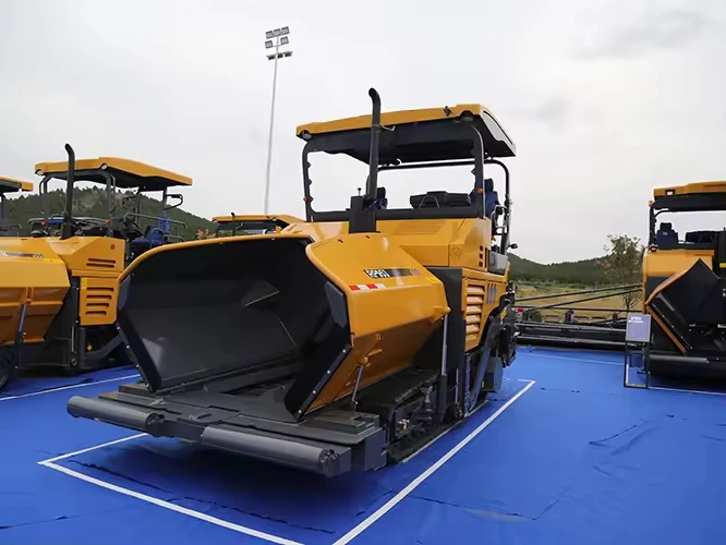 RP953 9m Asphalt Paver 900t h 15t Hopper Eco Friendly for Sustainable Highway Construction
