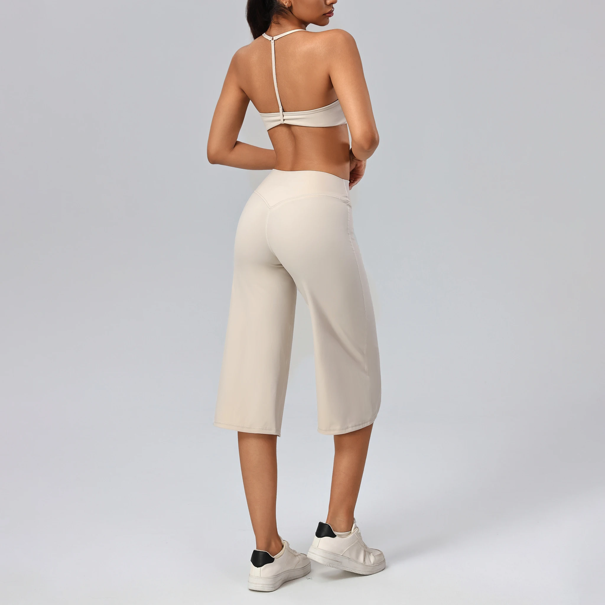 Hearuisavy Women's 2 Pcs Yoga Set Halter Neck Fitness Tank Top Sports Bra High Waist Wide Leg Capri Pants Running Gym Sportswear view 3