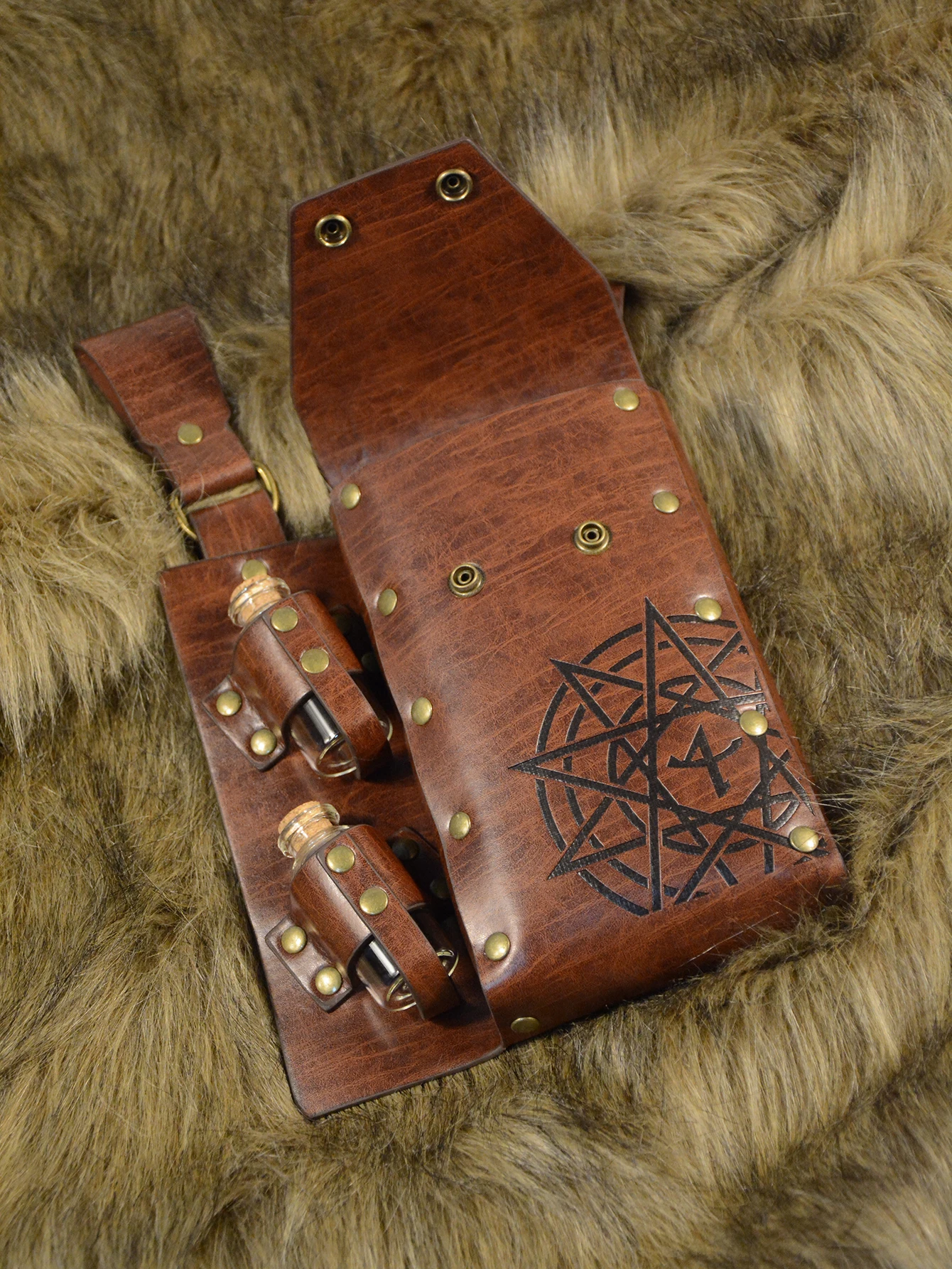 ยุคกลาง Alchemy ขวดเอวกระเป๋า Healer Potion ขวด PU หนังกระเป๋า Gothic Retro แม่มดตัวช่วยสร้างคอสเพลย์เครื่องแต่งกาย Props