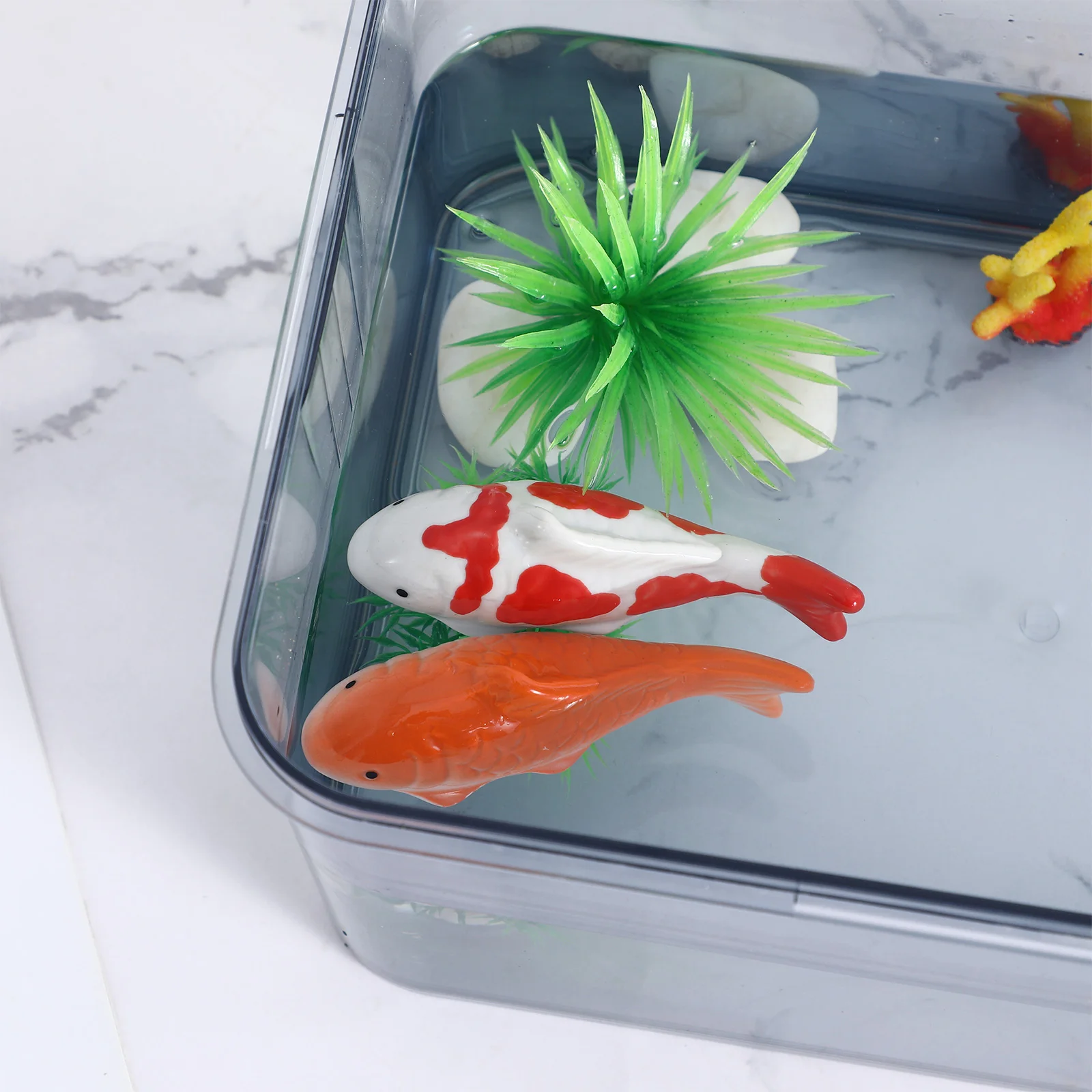 

2 Pcs Fish Ornament Ceramic Decor Small Floating That Floats Figurines Mini for Tank