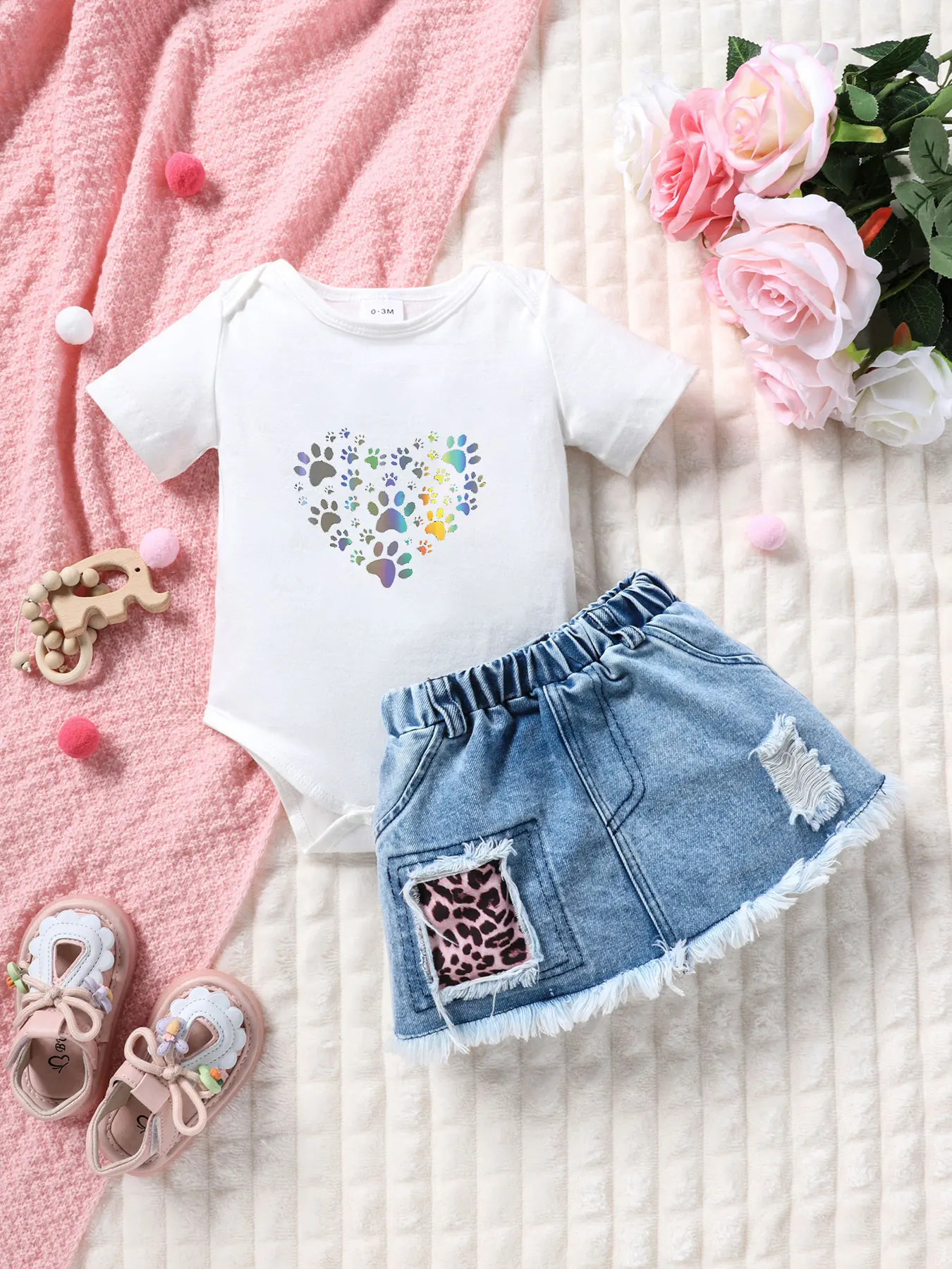 Summer Baby Girl Outfit Set with Heart Patterned Paw Print Short Sleeve Romper And Denim Mini Skirt Cute And Breathable Two-Piec