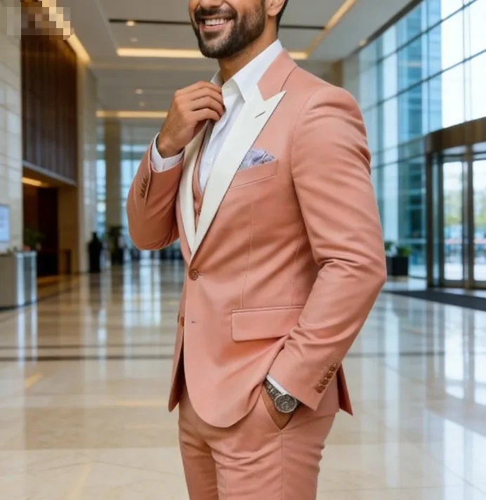 

Мужской деловой костюм-тройка (пиджак, жилет, брюки) темно-розового цвета для жениха, шафера, на свадьбу, выпускной, вечеринку.