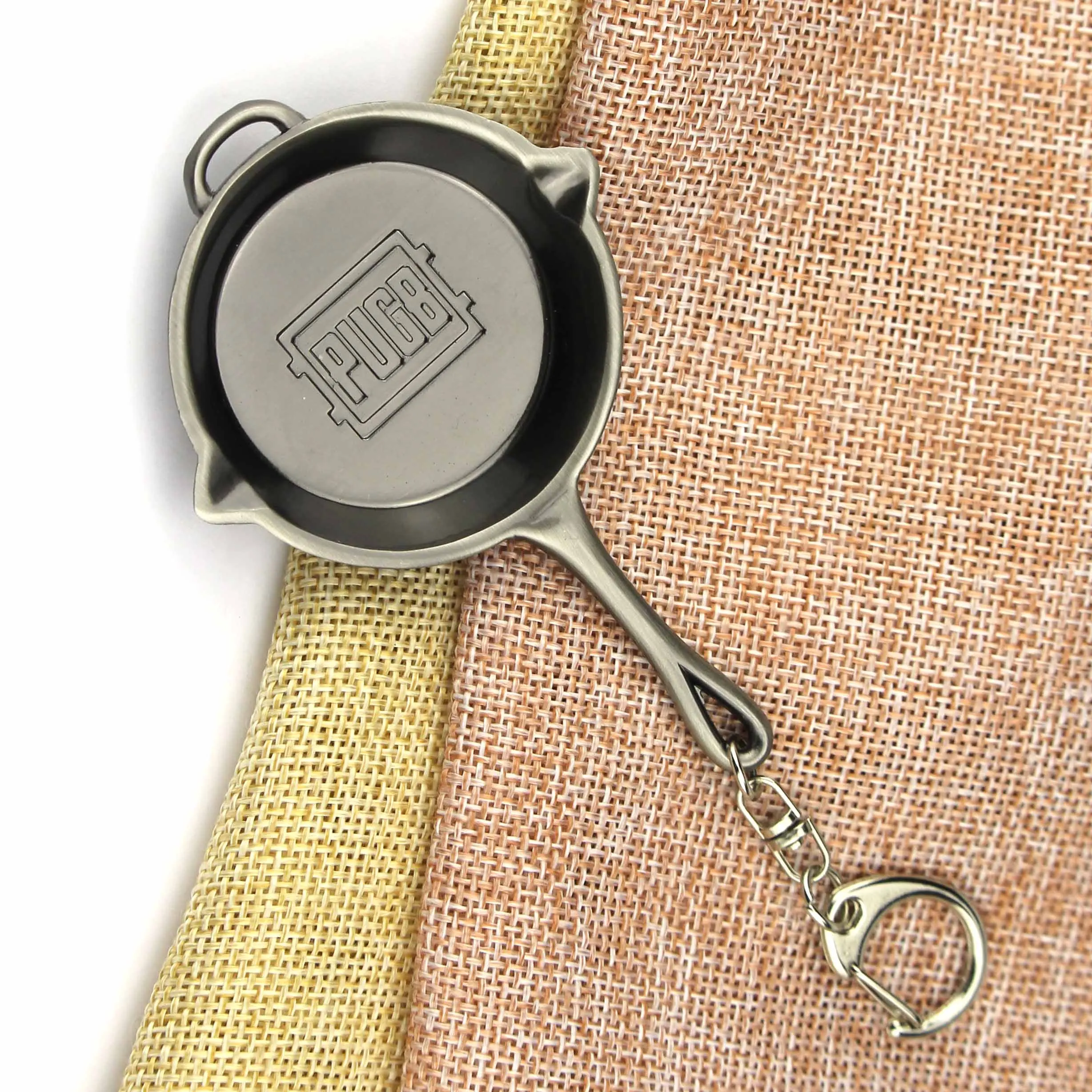 لعبة PUBG Playerunknown's Battlegrounds تأثيري المفاتيح على ظهره درع خوذة مضيئة بندقية المقالي سلاح نموذج قلادة قلادة الدعامة #6