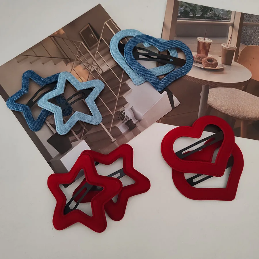 

2 шт. Модные джинсовые бархатные заколки для волос с красными сердечками и звездами, боковые зажимы для волос для женщин и девочек, аксессуары для волос