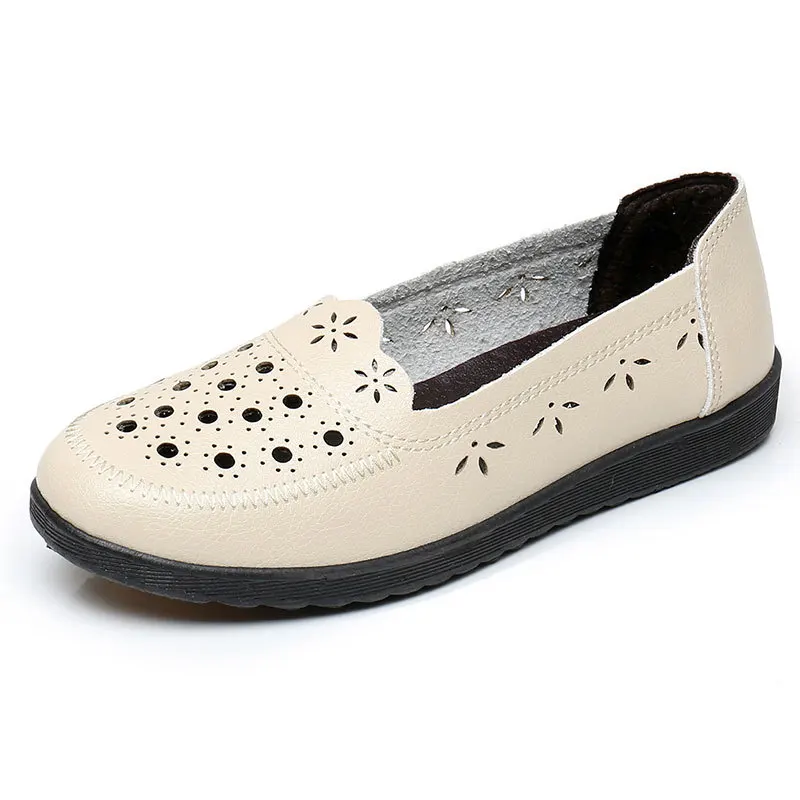 Sandali Comfort estivo Baotou Suola morbida Scarpe da mamma Suola piatta Scarpe da donna Scarpe in pelle con foro Scarpe di mezza età e vecchiaia