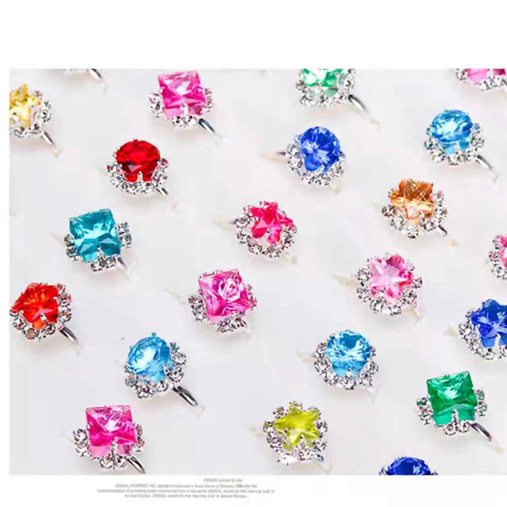 12 stücke Kinder Ring Cartoon Kunststoff Diamant Kristall Schmuck Geburtstag schöne bunte Diamante Set mit herzförmigen Box Girl