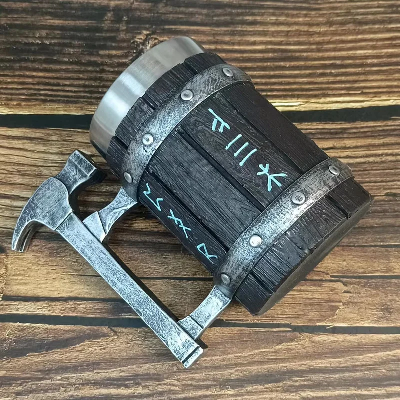 Simulated wooden barrel cup, double-layer design, insulated cup, portable, made of resin and stainless steel materials