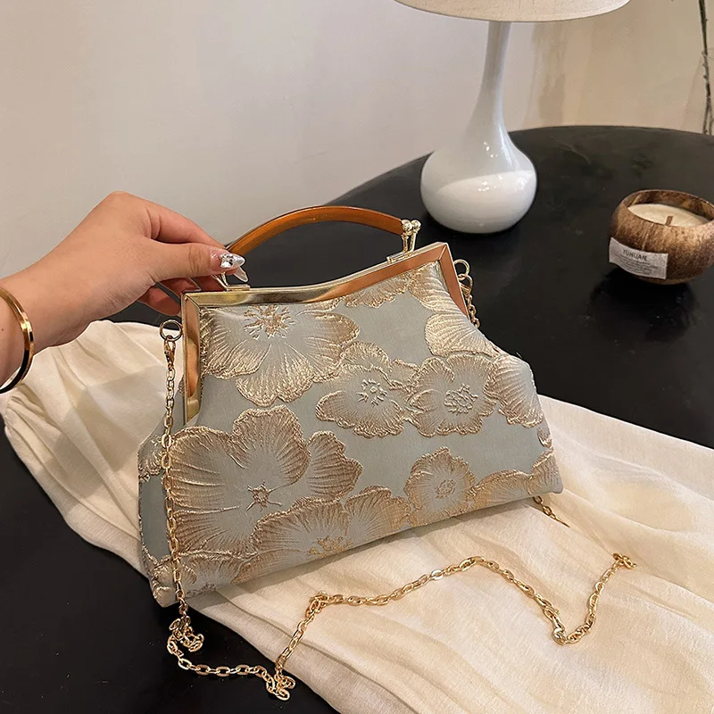 

2024Autumn New Style Embroidery Artistic Retro Clutch Bag National Style Ladies Dinner Bag Portable Clip Bag