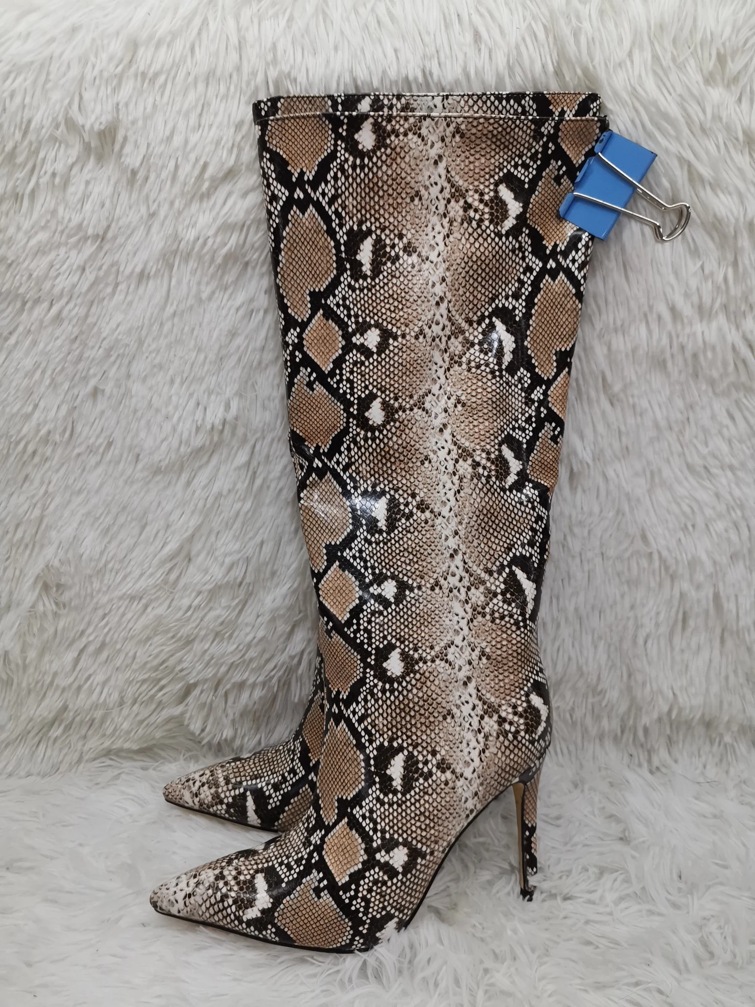 مثير جلد الثعبان حذاء برقبة للركبة خنجر مدبب تو الأحذية الحديثة المدرج أحذية الحفلات للنساء 2023 الخريف الشتاء أحدث صيحات الموضة