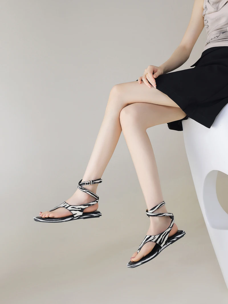 

Women's new summer zebra print horsehair clip toe loose buckle flat bottom low heel plus size Roman shoes fashion sandals