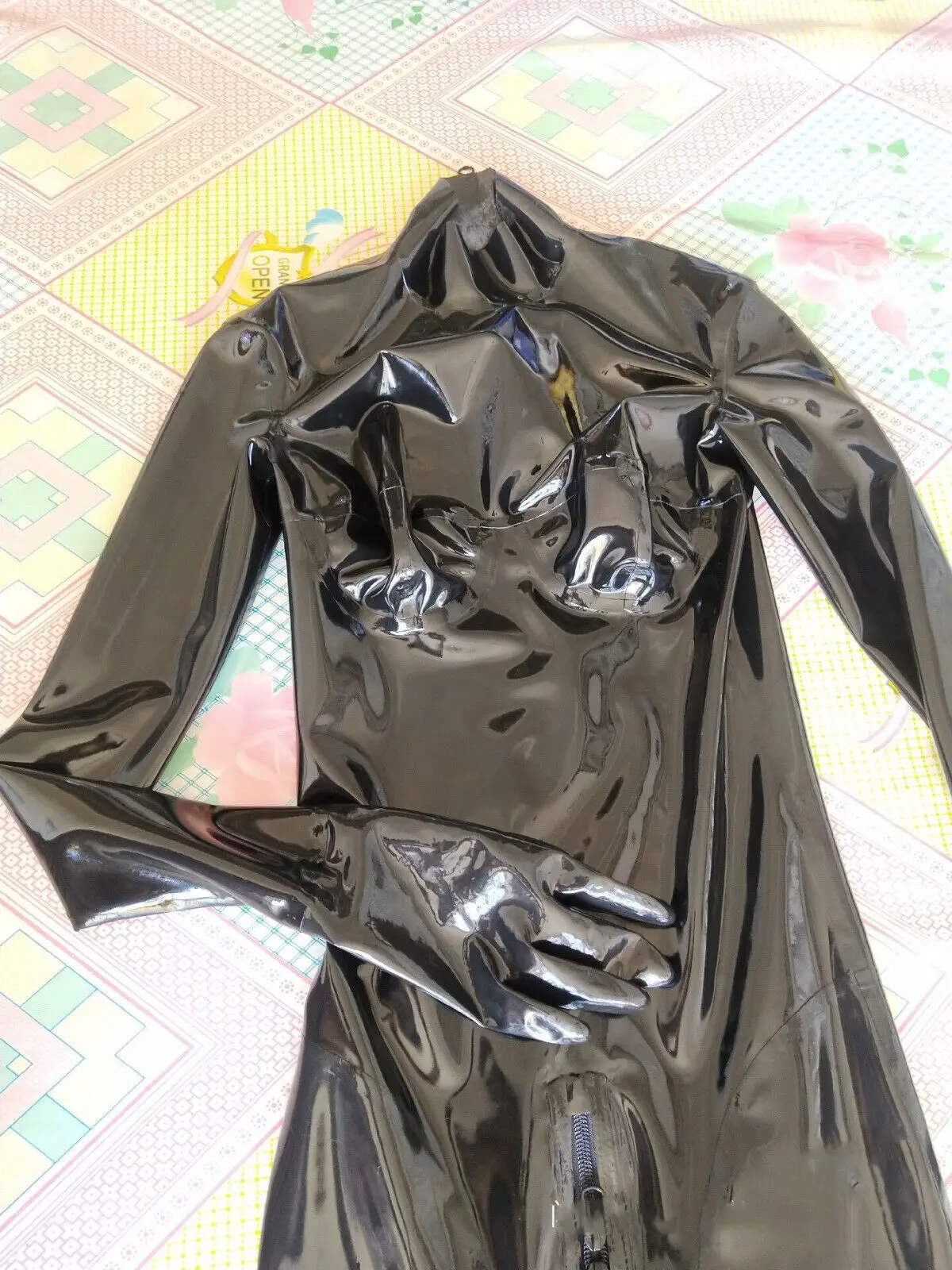 Latex gummi catsuit with gloves toes 3D breast cup women back zip to crotch