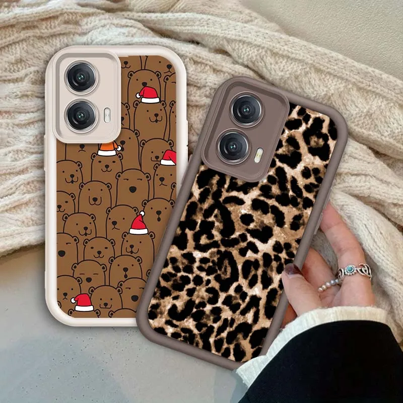 

Leopard Print Cartoon Bear Phone Case For Motorola G85 Edge 50 G24 G35 E14 G04 G34 G Stylus G54 G13 G32 G14 5G Eye Ladder