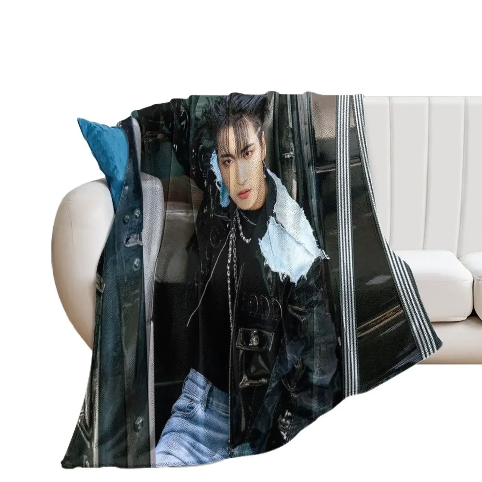 ATEEZ SEONGHWA THE WORLD EP.1 : MOVEMENT GUERRILLA Throw Blanket for babies anime for sofa Decorative Sofas Blankets