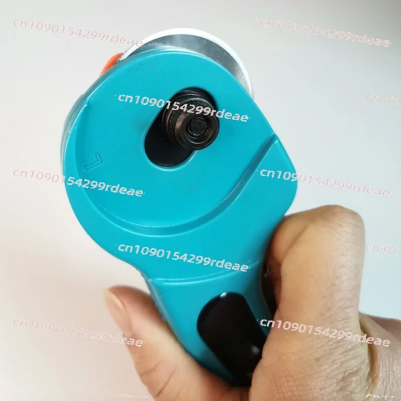 FT-145 Upgraded Roller Cutter 45mm Safety-Lock Tool for Carpet & Rubber Band Cutting