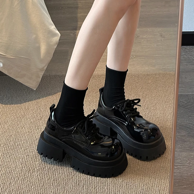 الرجعية جولة تو أحذية جلدية صغيرة المرأة ربيع جديد سميكة القاع نمط براءات أحذية جلدية بدون كعب أحذية سميكة سوليد #1