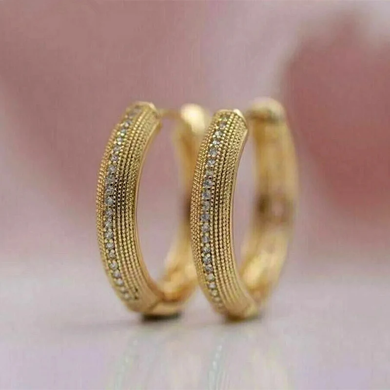 Huitan Luxury Lady Fashion Circle Hoop Earrings Sparkly Cubic Zirconia Accessories for Engagement Gold Color Jewelry for Wedding