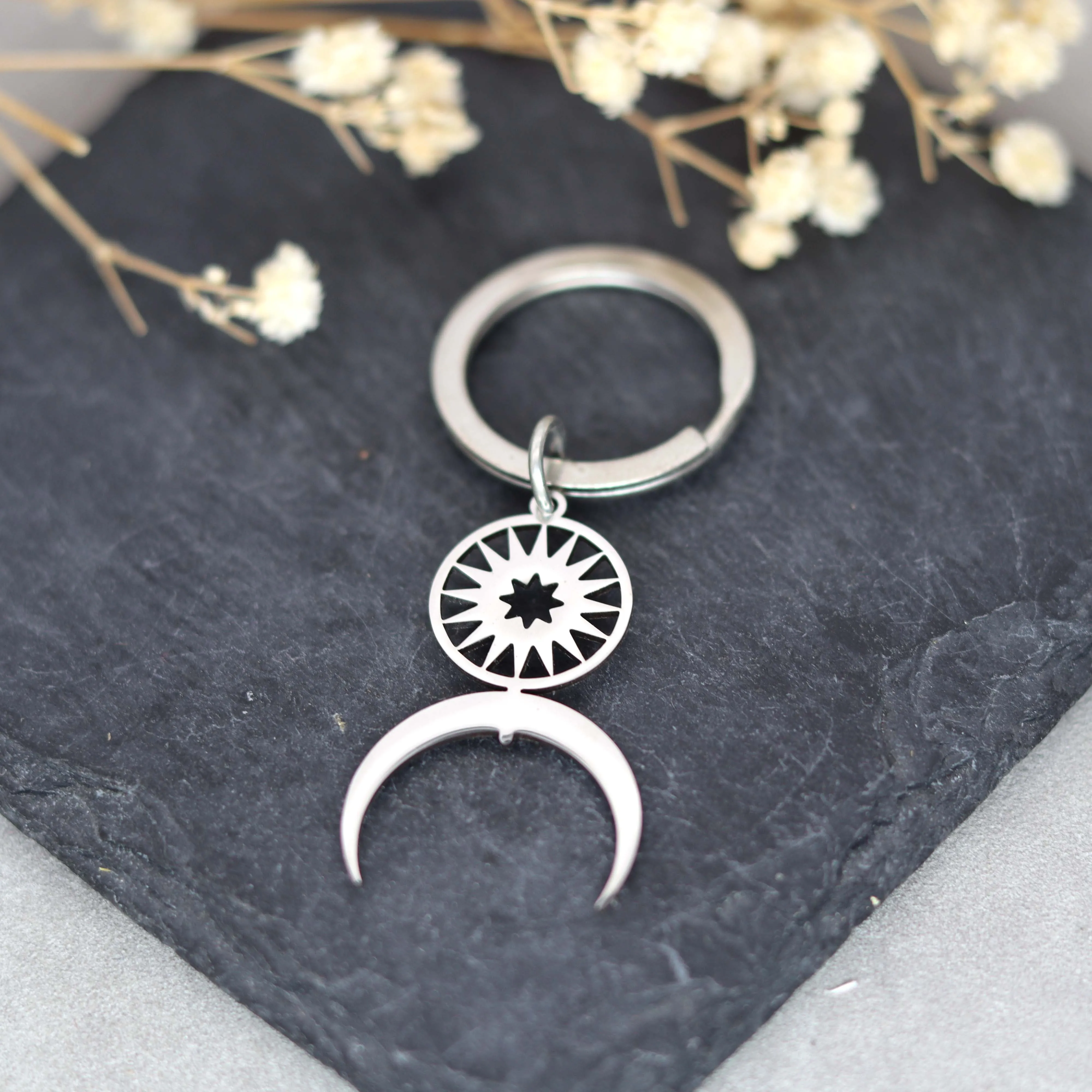 New Crescent Moon Charms Hollow Star Stainless Steel Keychain Pendant Accessories Keyring for Men Women Bag Car Key Decor Gifts